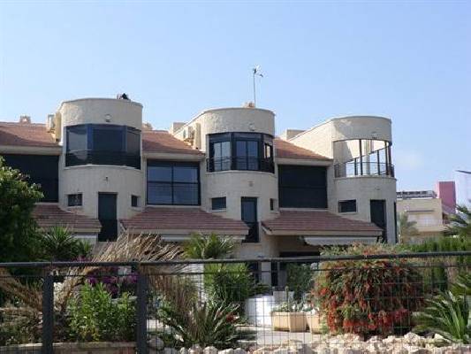 Mansion for sale in Spain - Valencia (Region) - Costa Blanca - Torrevieja -  499.500