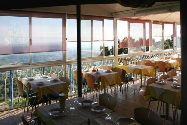 Hotel / Rest. / Caf for sale in Portugal - Algarve - Faro - Monchique -  450.000