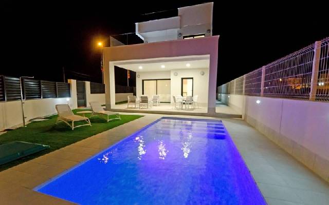 Villa te koop in Spanje - Valencia (Regio) - Alicante (prov.) - Elche -  390.000