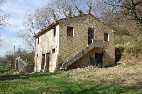 Bauernhaus zu verkaufen in Italien - Marche - Massa Fermana -  80.000