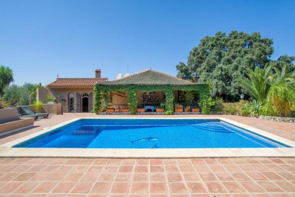 Villa for sale in Spain - Andaluca - Mlaga - Alhaurin El Grande -  870.000