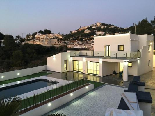 Villa te koop in Spanje - Valencia (Regio) - Costa Blanca - Moraira -  499.000