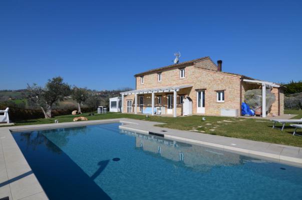 Landhuis te koop in Itali - Marken / Marche - Monte Vidon Corrado -  490.000
