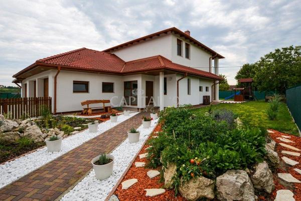 Villa te koop in Hongarije - Pannonia (West) - Balaton - Cserszegtomaj -  470.000