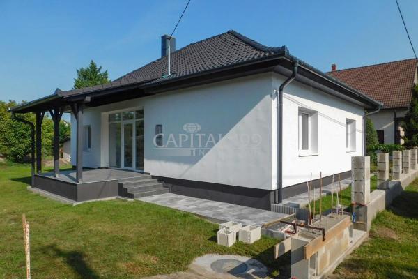 Villa for sale in Hungary - Pannonia (West) - Balaton - Balatonkeresztr -  215.000