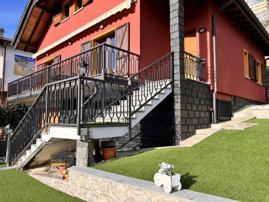 Villa te koop in Itali - Comomeer - Dizzasco -  550.000