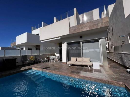 Villa te koop in Spanje - Valencia (Regio) - Costa Blanca - Orihuela Costa -  355.000