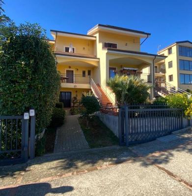 Appartement te koop in Itali - Calabri - Arcavata -  155.000