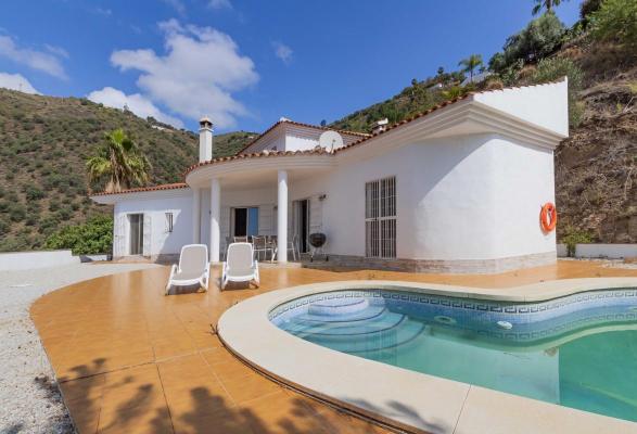 Villa te koop in Spanje - Andalusi - Mlaga - Arenas De Velez -  429.000