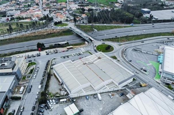 Bedrijfspand te koop in Portugal - Porto - Vila Nova de Gaia - Grij -  2.400.000