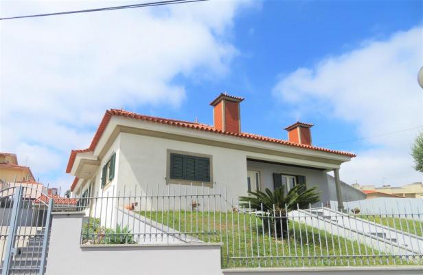 Villa te koop in Portugal - Aveiro - Santa Maria da Feira - So Joo de Ver -  355.000