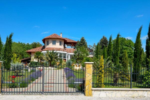 Villa te koop in Hongarije - Pannonia (West) - Balaton - Vonyarcvashegy -  400.000