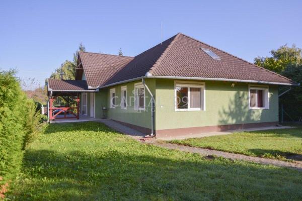 Villa for sale in Hungary - Pannonia (West) - Balaton - Cserszegtomaj -  275.000