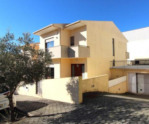 Villa te koop in Portugal - Porto - Vila Nova de Gaia - Sandim -  298.000