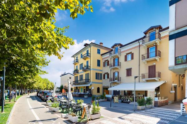 Apartment for sale in Italy - Lago Maggiore - Arona -  750.000