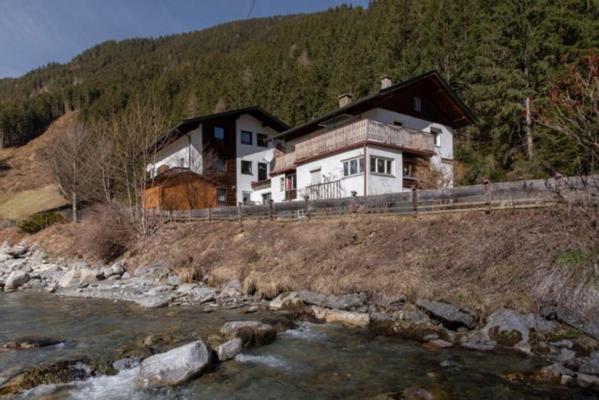 Hotel / Rest. / Caf for sale in Austria - Tirol - Sellrain -  980.000