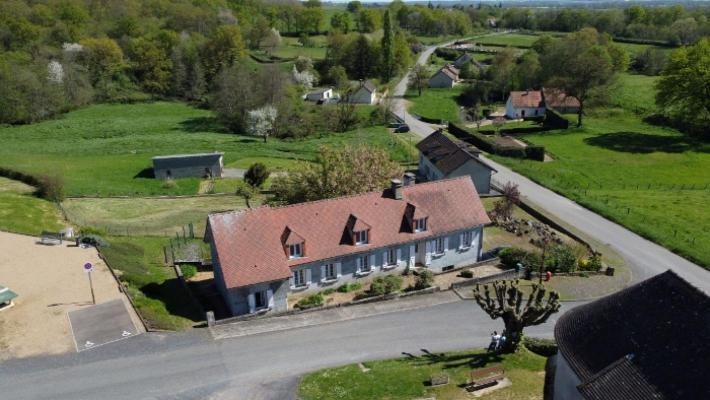 (Woon)boerderij te koop in Frankrijk - Bourgogne - Sane-et-Loire - Perrigny sur Loire -  257.000