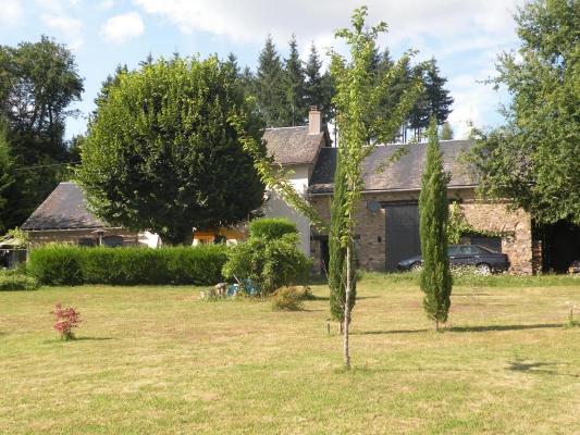 Maison de Campagne te koop in Frankrijk - Limousin - Corrze - Meilhards -  145.000