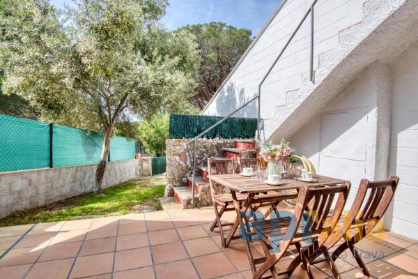 Spanje ~ Cataloni ~ Gerona ~ Costa Brava ~ Kust - Geschakelde woning