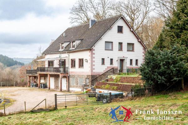 Meergezinswoning te koop in Duitsland - Nordrhein-Westfalen - Eifel - Blankenheim -  198.000